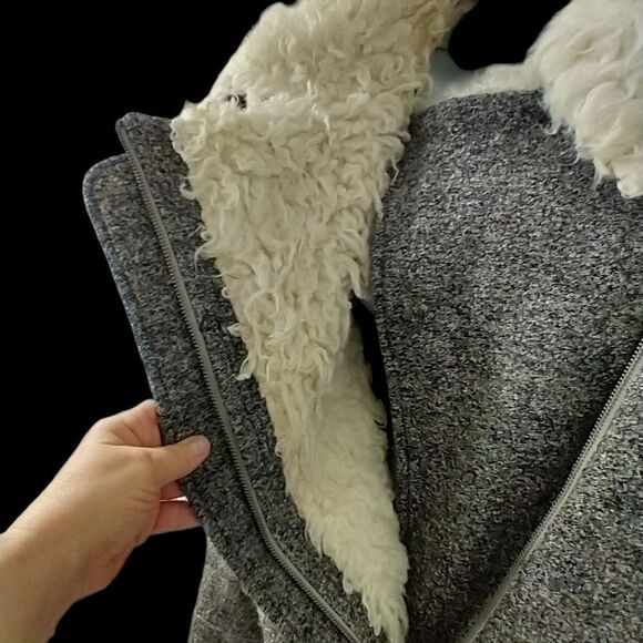 bar III  Wool Blend Jacket with Faux Fur Collar Size XS - Picture 4 of 9